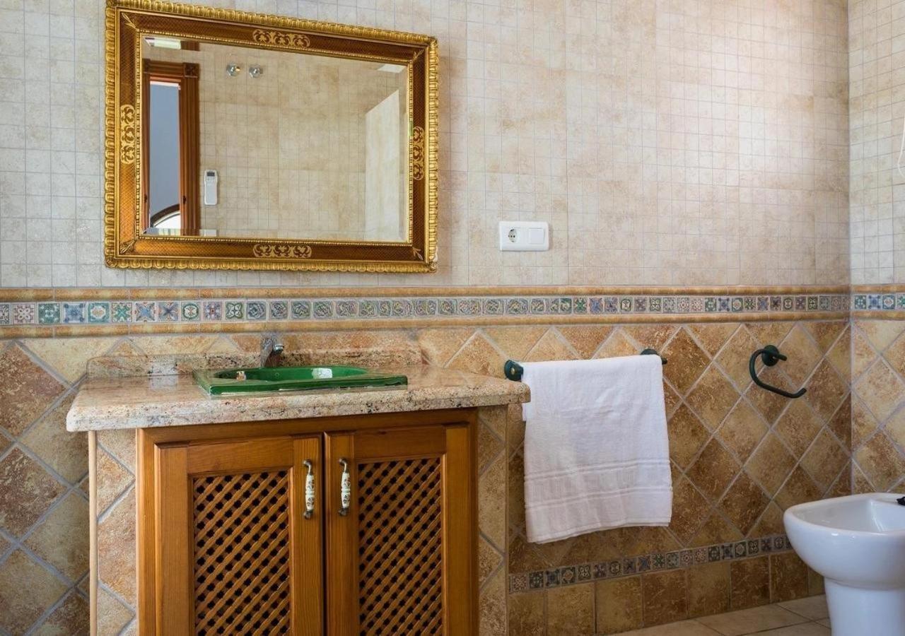 Spacious Villa With Exceptional Views In Malaga Casarabonela Екстериор снимка